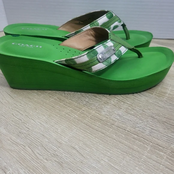 Coach Brand. Jade Print Dot Wedges. Womens Size 8.5 - Picture 5 of 14